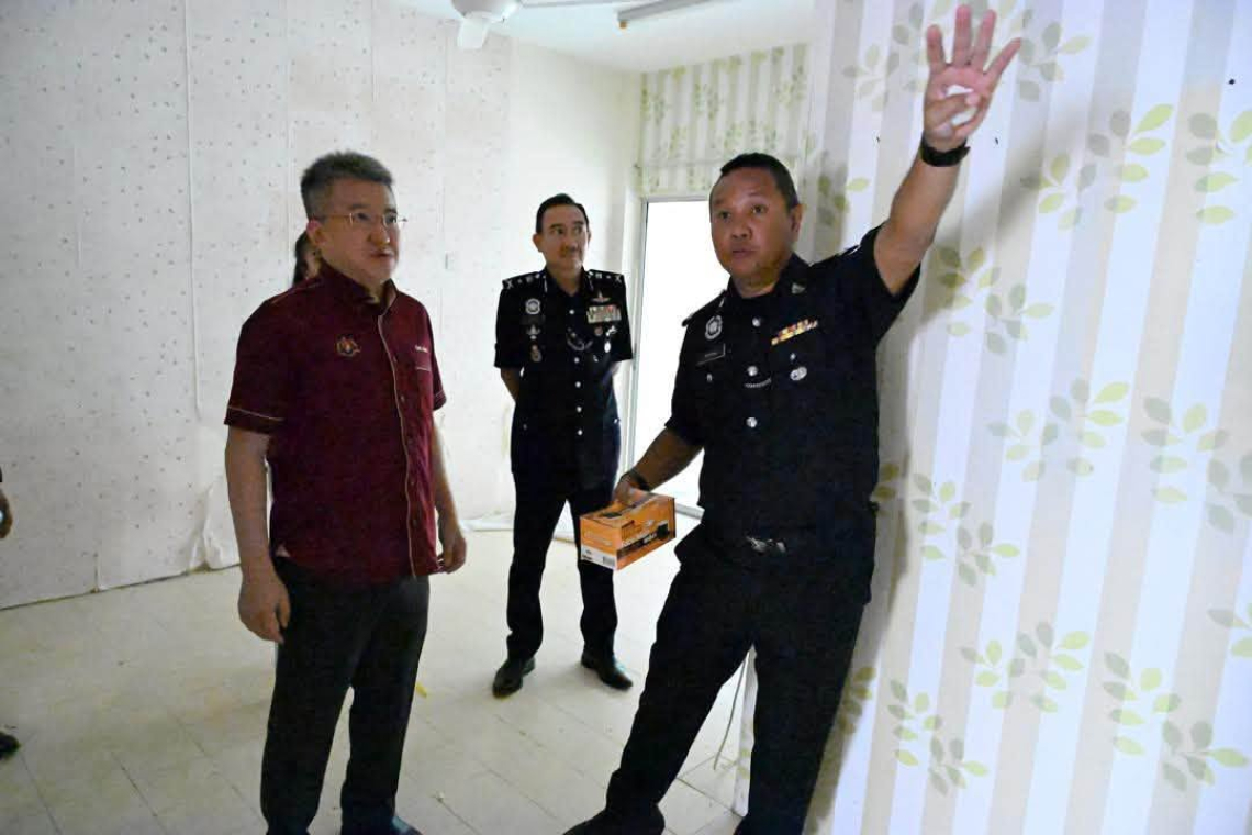 Lawatan Tinjauan Ke Kompleks Perumahan PDRM Seri Temenggong, Ayer Keroh &amp; Lawatan Kerja Ke Pejabat Kastam Zon Industri Bebas (Fiz), Batu Berendam 